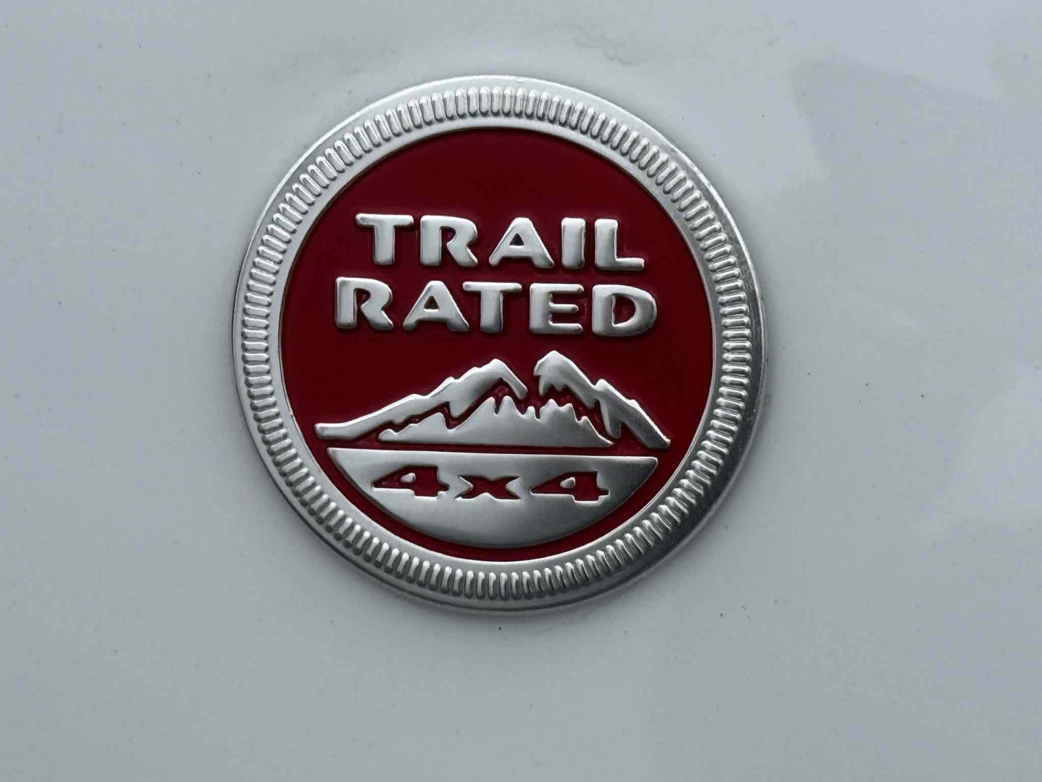 Used 2018 Jeep Cherokee Trailhawk image 28