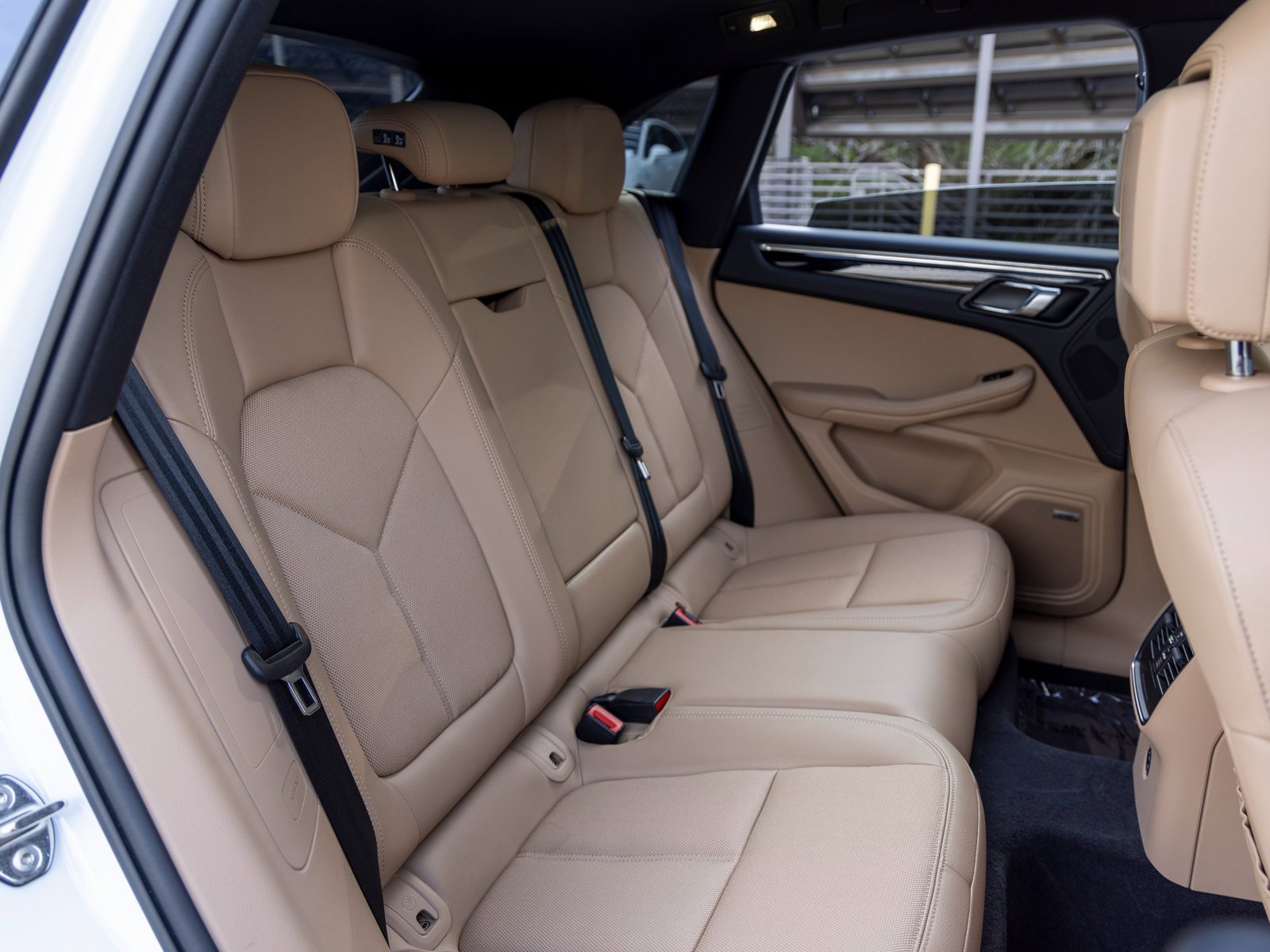 Certified 2025 Porsche Macan image 47