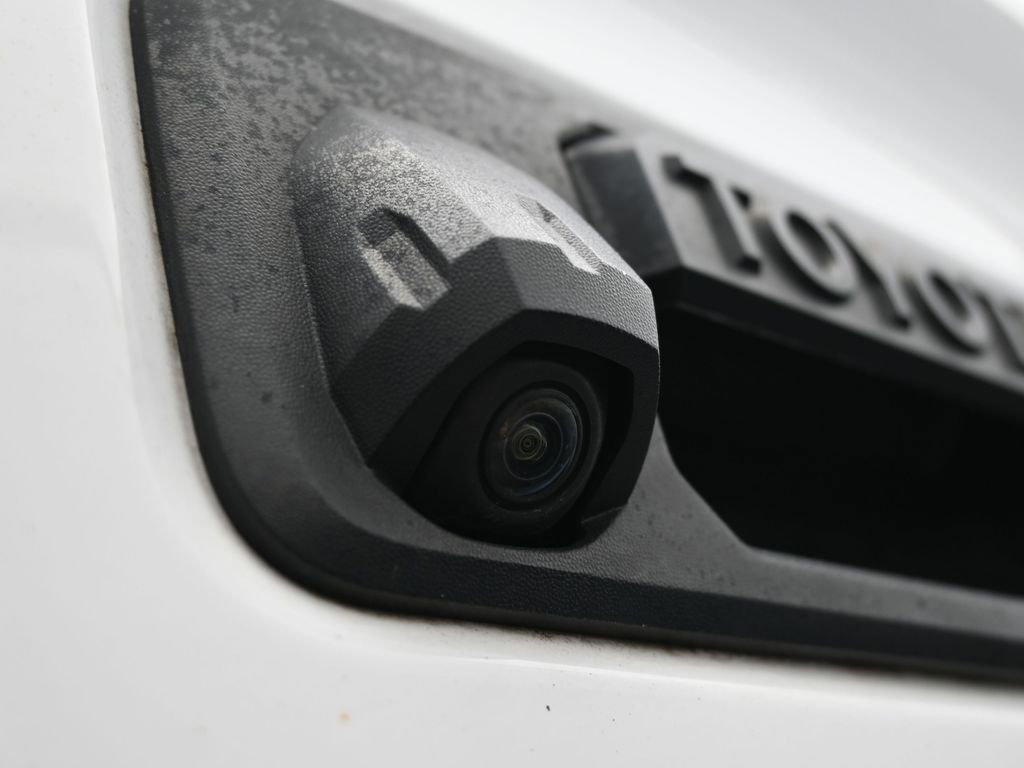 Used 2022 Toyota Tacoma SR image 28