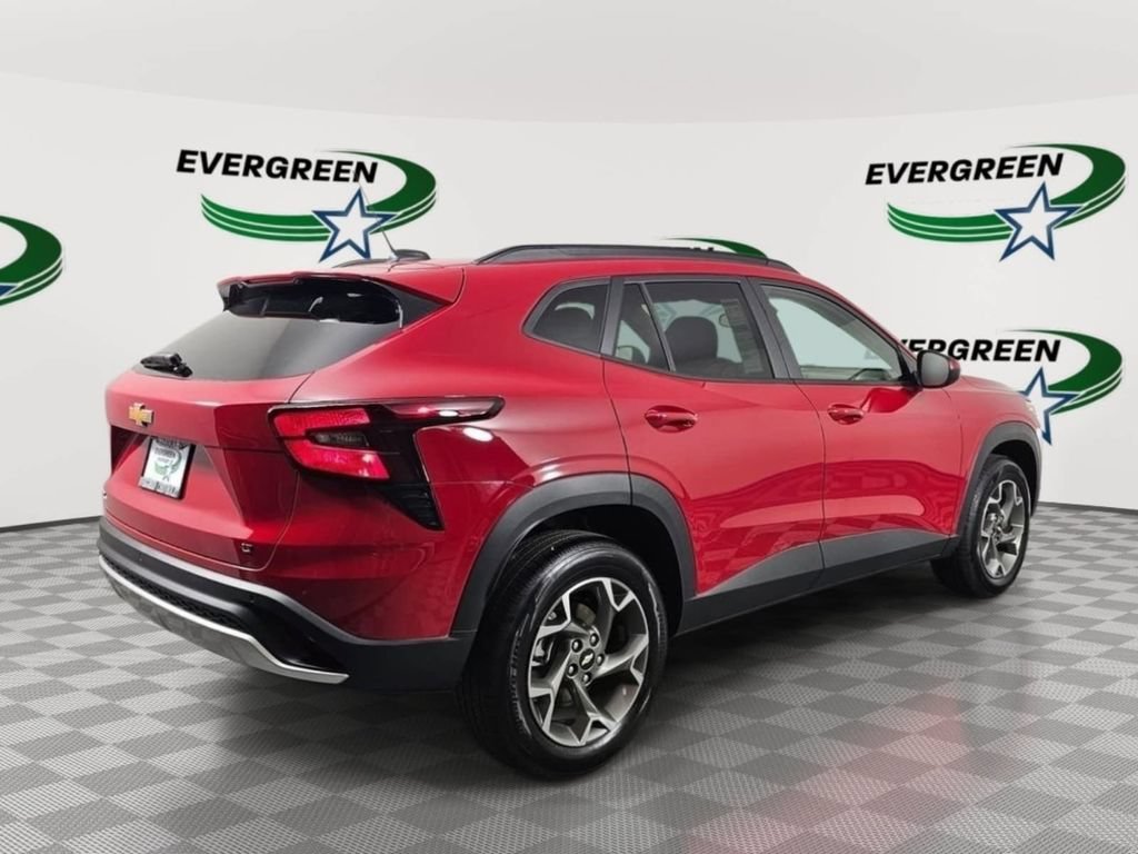 New 2026 Chevrolet Trax LT w/ Driver Confidence Package FWD image 5