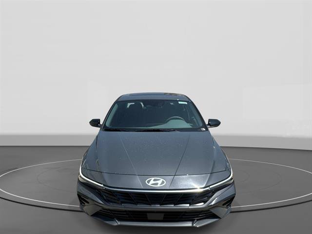 New 2026 Hyundai Elantra SEL Sport FWD image 2