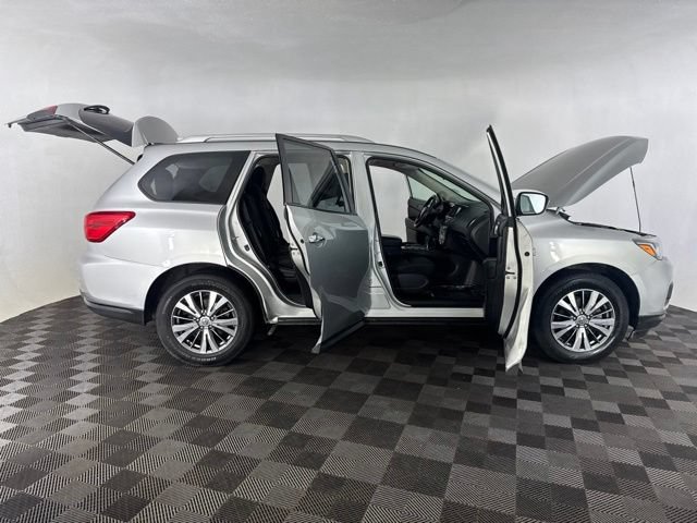 Used 2019 Nissan Pathfinder SV AWD/4WD image 13