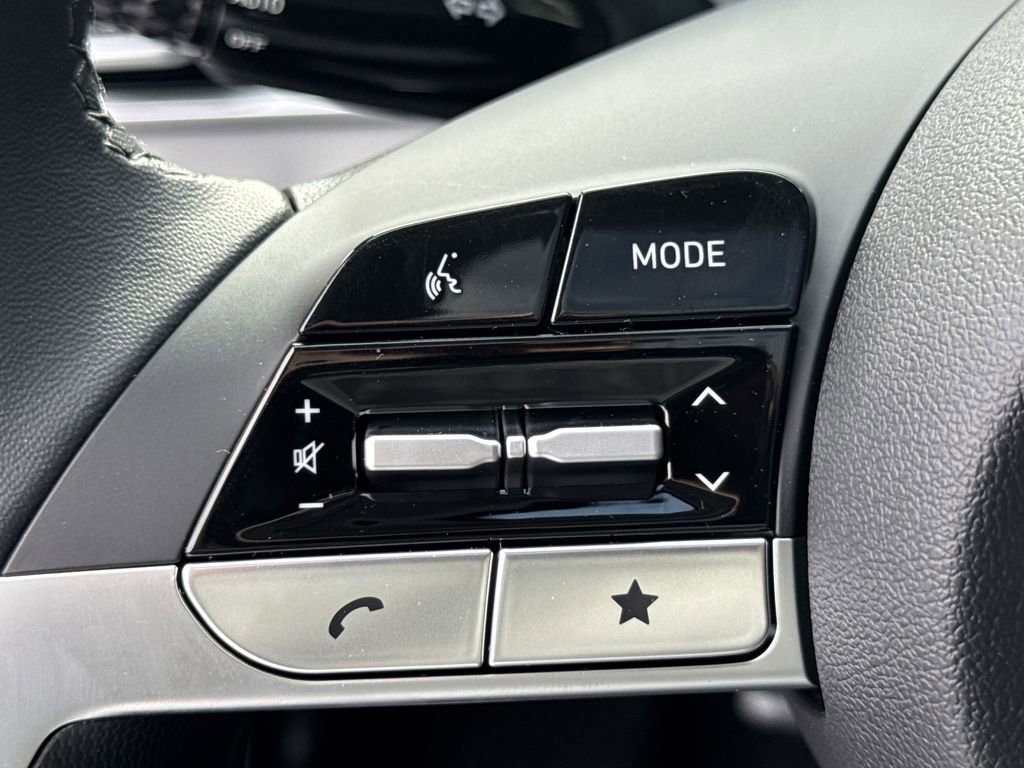 New 2026 Hyundai Elantra Limited FWD image 24