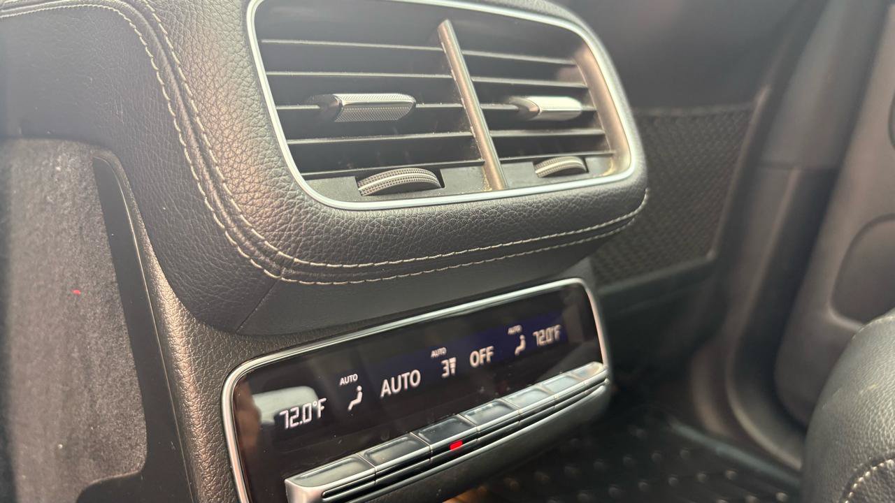 Used 2022 Mercedes-Benz GLS 450 4MATIC image 34
