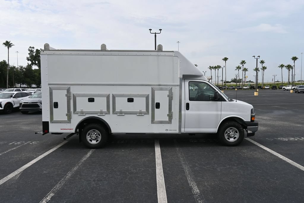 Used 2026 Chevrolet Express 3500 w/ Power Convenience Package RWD image 6
