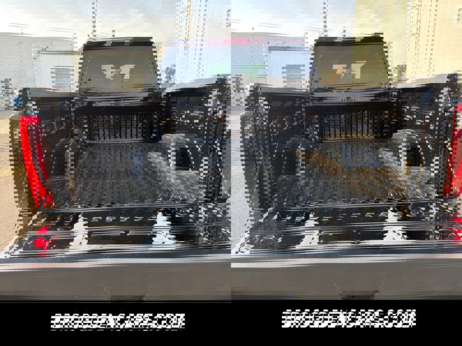 New 2026 GMC Sierra 2500 SLT w/ SLT Convenience Package image 9