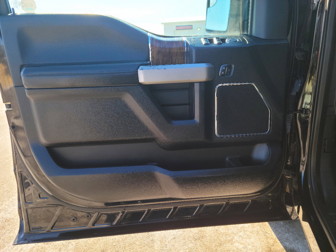 Used 2018 Ford F150 Lariat image 8