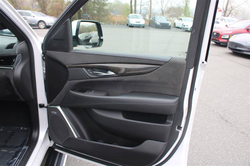 Used 2017 Cadillac Escalade ESV Platinum image 16