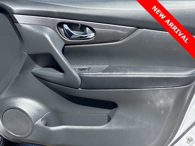 Used 2020 Nissan Rogue SV image 17