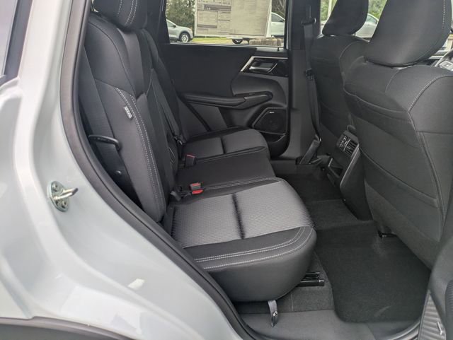 New 2025 Mitsubishi Outlander ES image 31