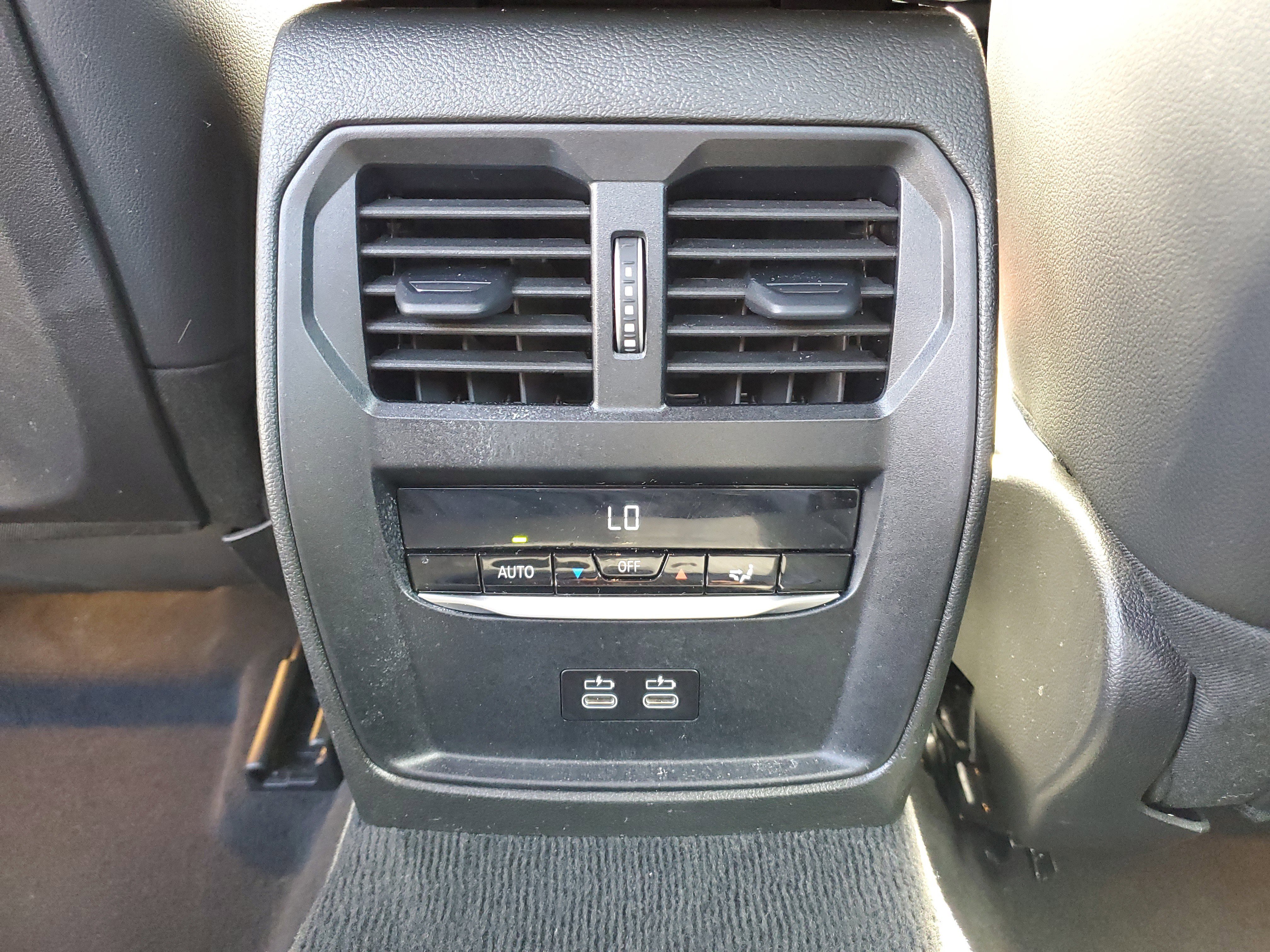 Used 2024 BMW 330i Sedan w/ Convenience Package image 11