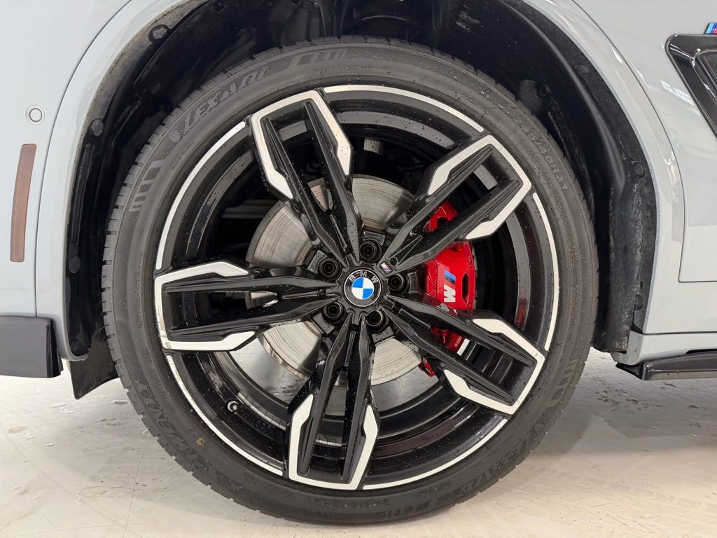 Used 2025 BMW X4 M40i w/ Premium Package image 9