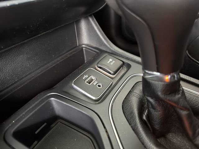 Used 2019 Jeep Cherokee Latitude Plus image 25