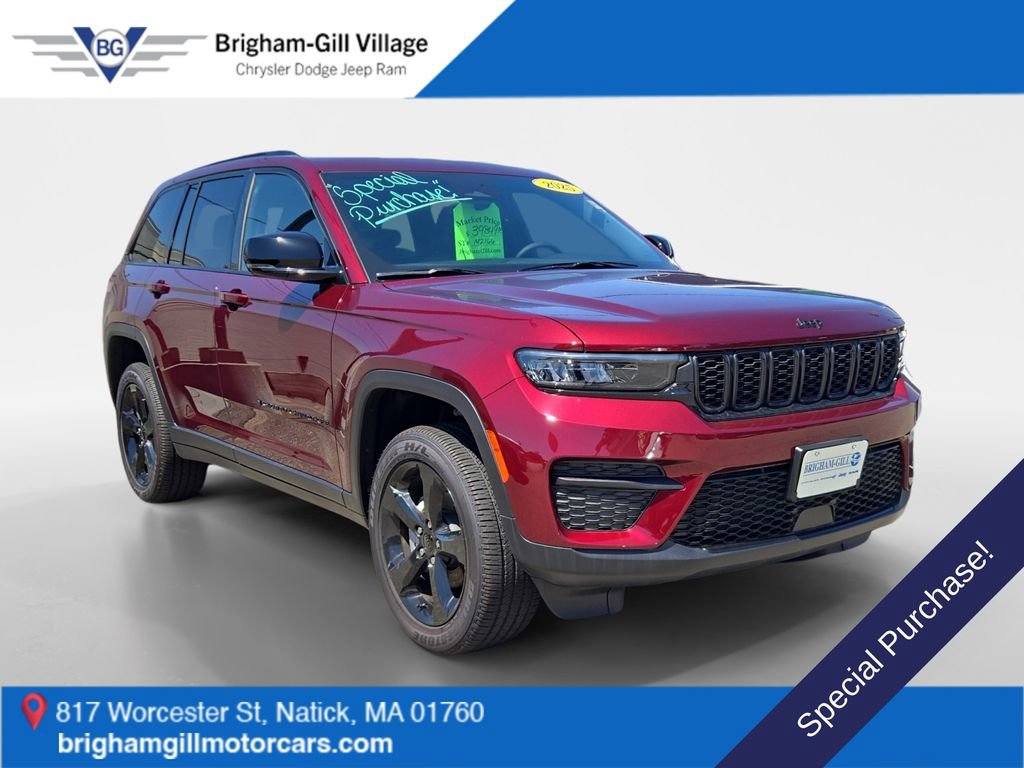 Used 2025 Jeep Grand Cherokee Altitude AWD/4WD image 1