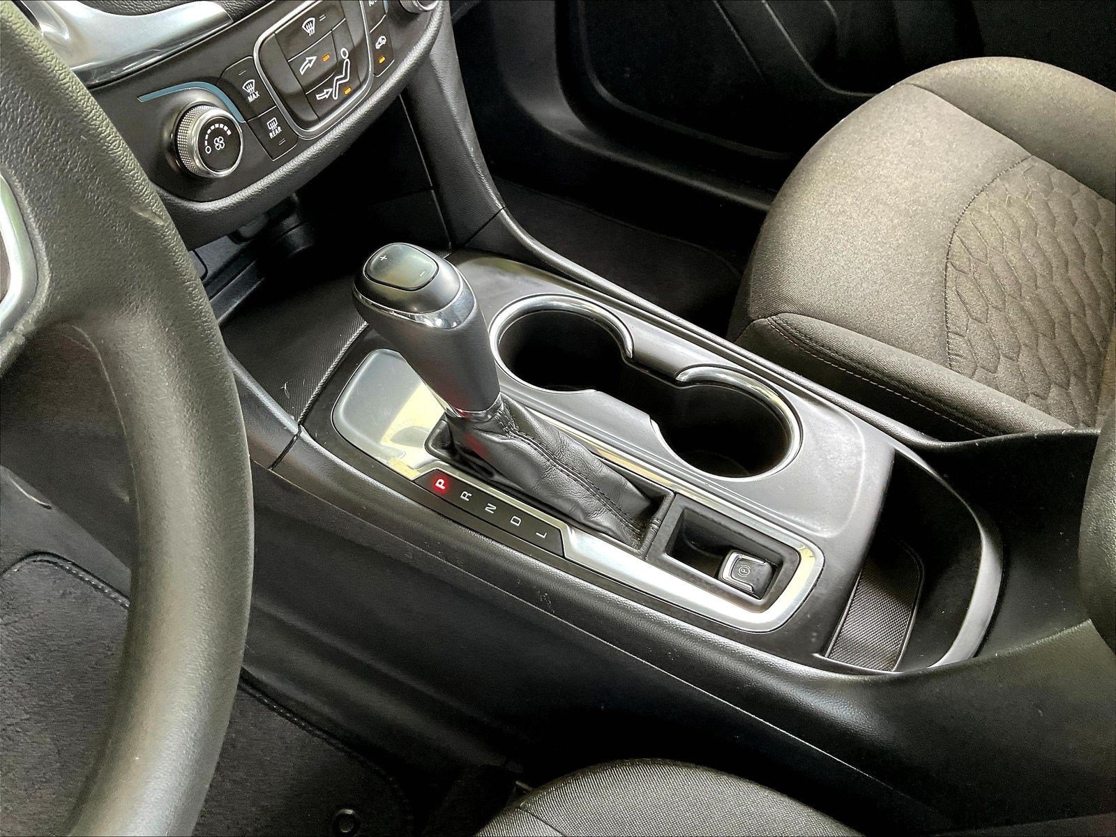 Used 2018 Chevrolet Equinox LT FWD image 17