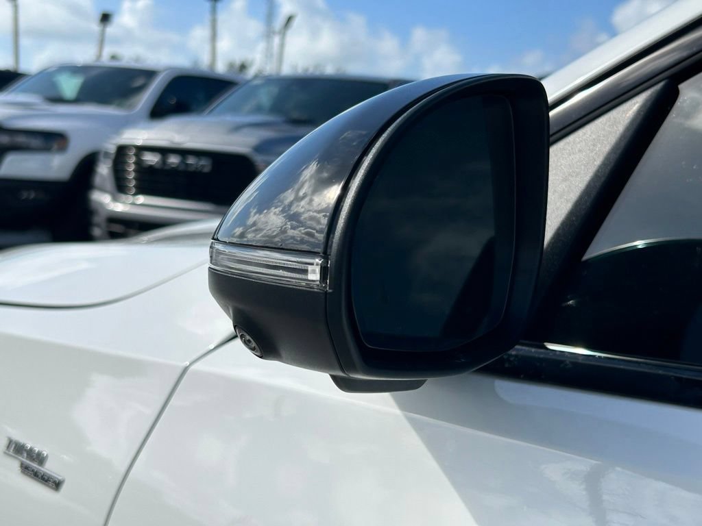 Used 2024 Mercedes-Benz C 43 AMG 4MATIC Sedan image 32