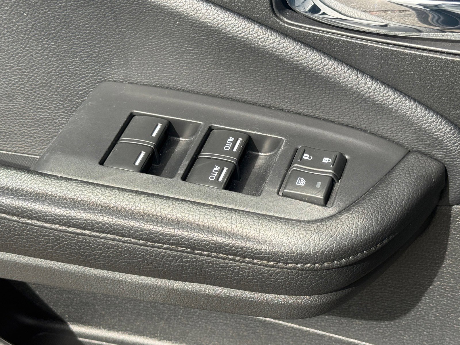 Used 2019 Honda Pilot Touring image 25