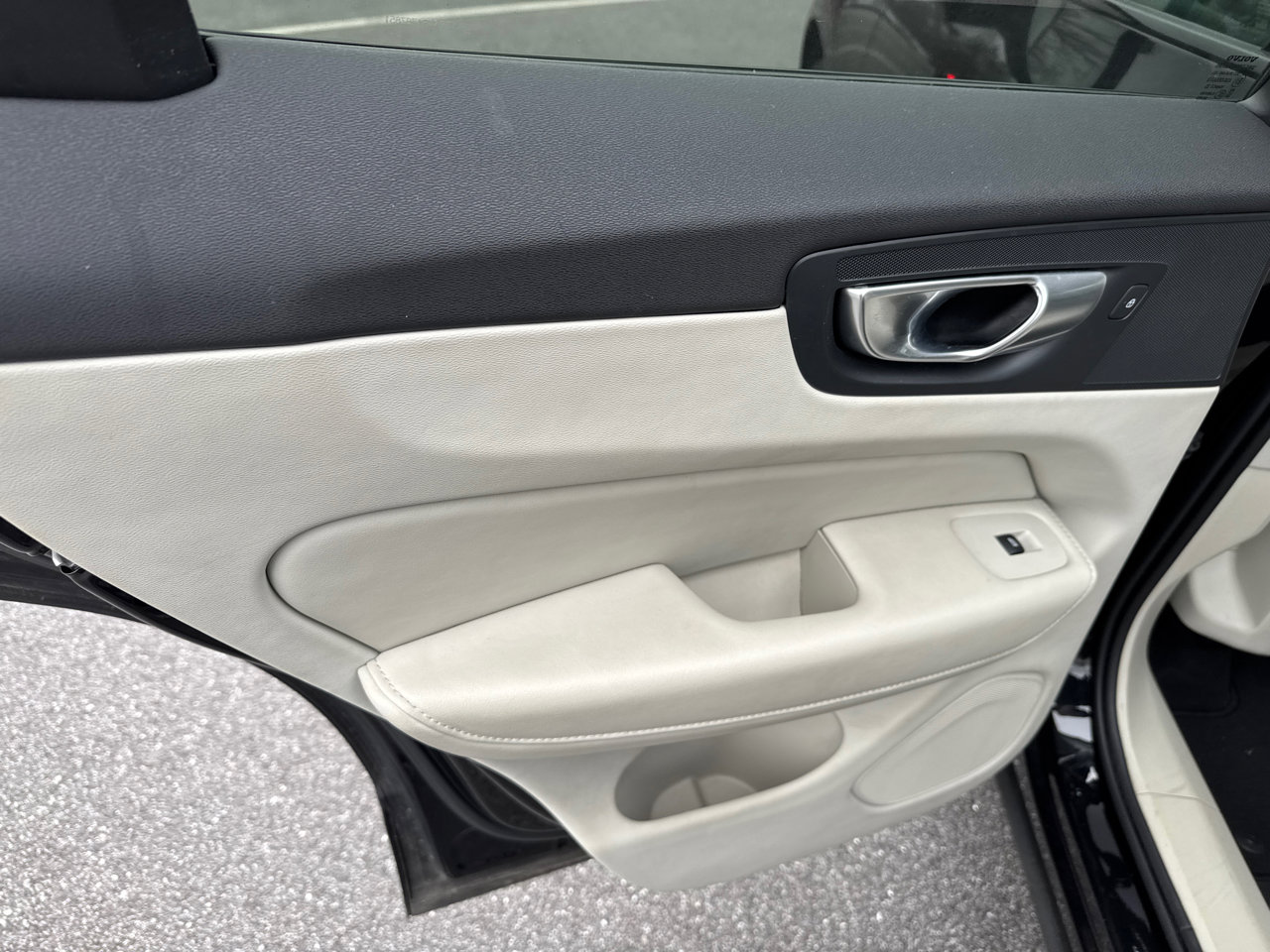 Used 2024 Volvo XC60 B5 Core image 22