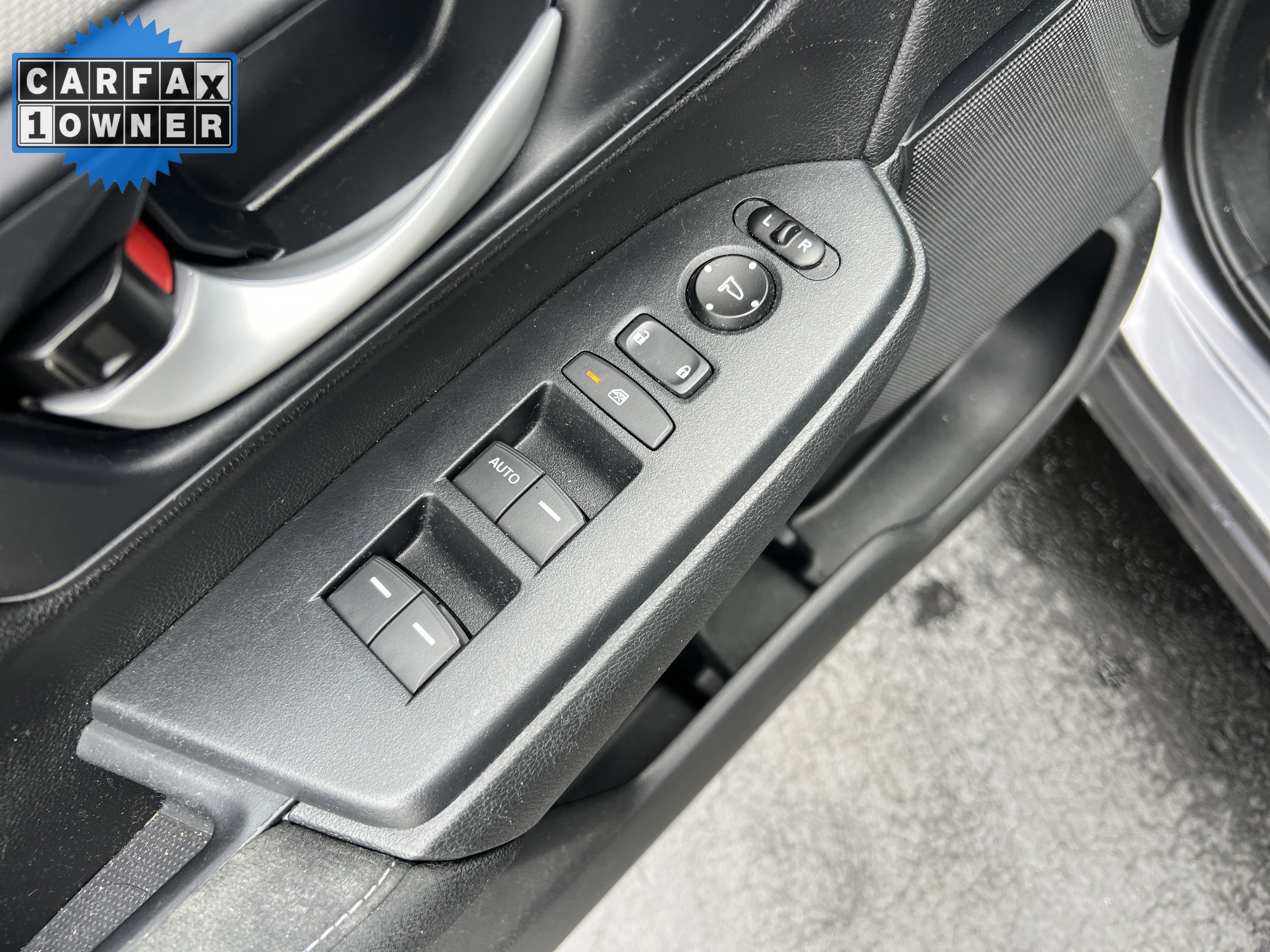 Used 2018 Honda CR-V LX image 15