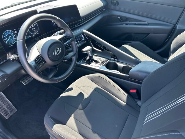 Used 2025 Hyundai Elantra SEL FWD image 13