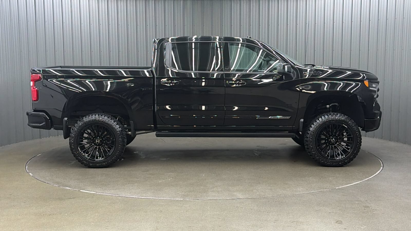 Used 2026 Chevrolet Silverado 1500 High Country w/ Midnight Edition AWD/4WD image 6