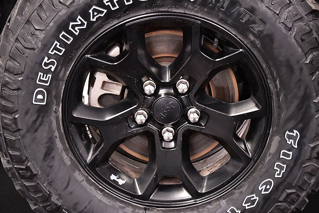 Used 2023 Jeep Wrangler Willys image 9