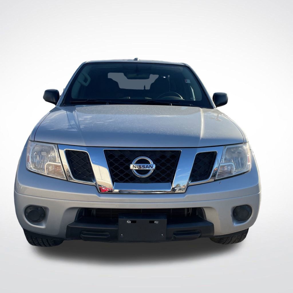 Used 2017 Nissan Frontier SV image 2