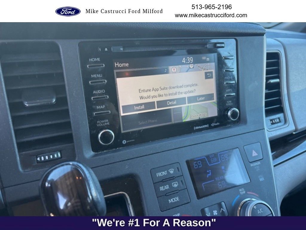 Used 2020 Toyota Sienna XLE image 7