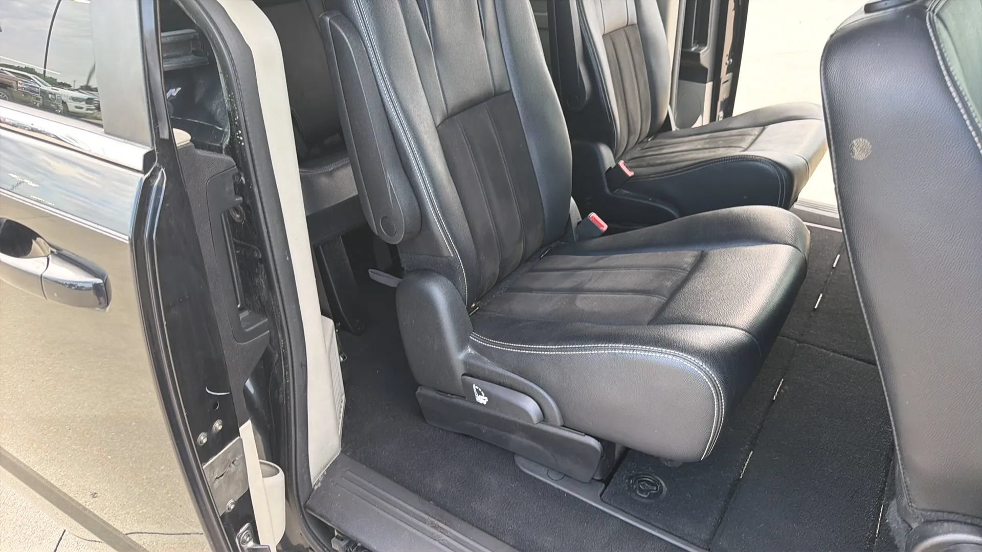 Used 2019 Dodge Grand Caravan SXT w/ Driver Convenience Group FWD image 69