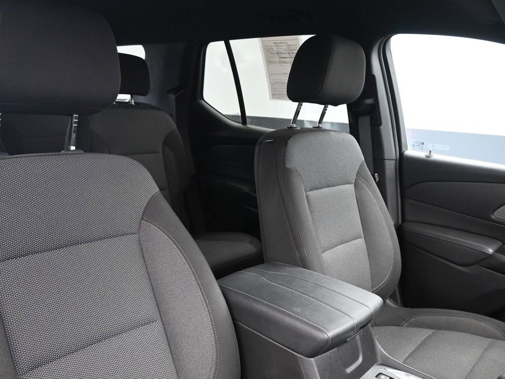 Used 2023 Chevrolet Traverse LT image 11
