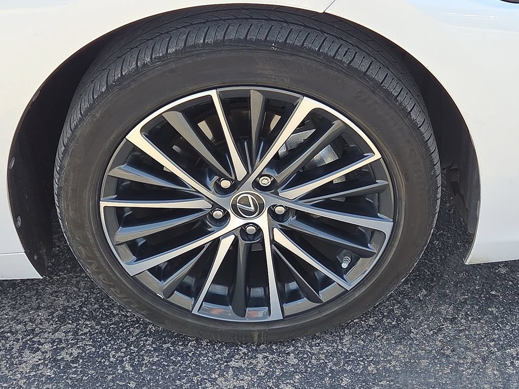 Used 2025 Lexus ES 350 w/ Premium Package FWD image 11