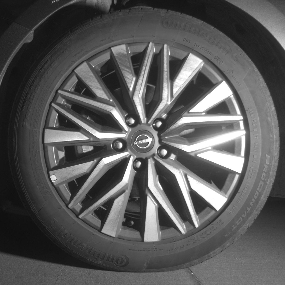 Used 2025 Nissan Altima 2.5 SV FWD image 12