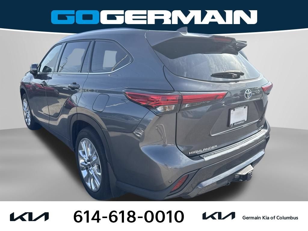 Used 2023 Toyota Highlander Limited AWD/4WD image 2