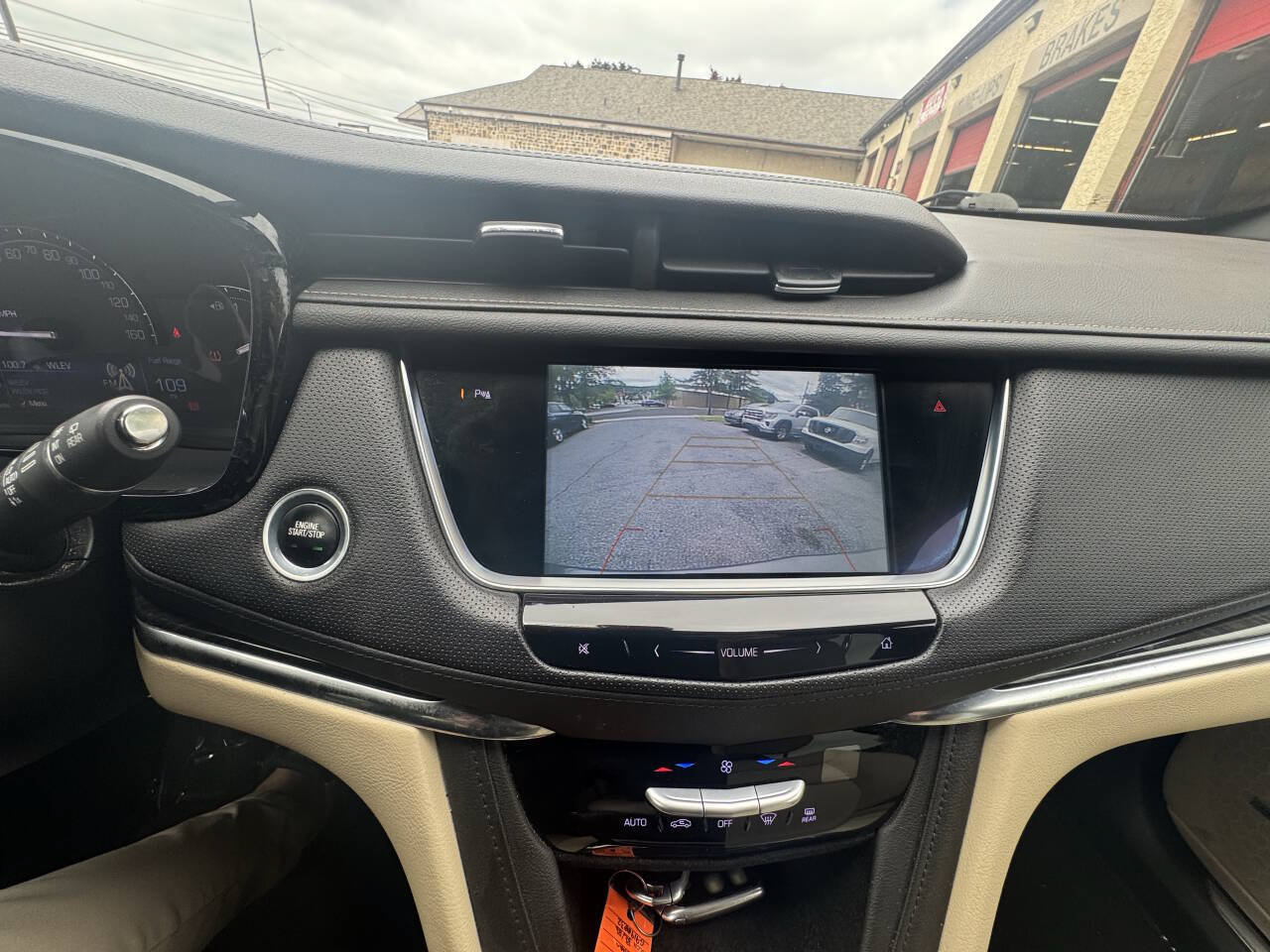 Used 2018 Cadillac XT5 FWD image 30