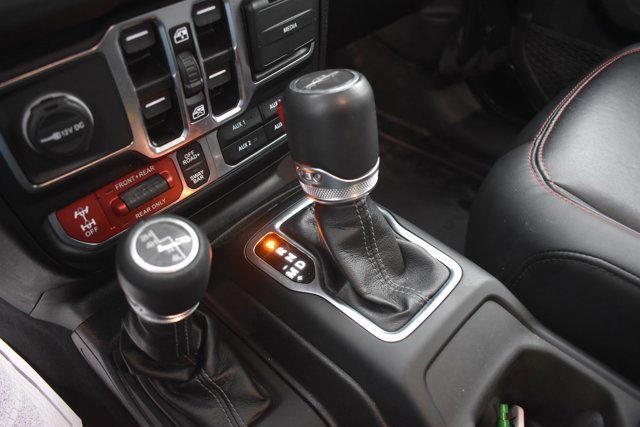 Used 2025 Jeep Gladiator Rubicon w/ Safety Group image 27