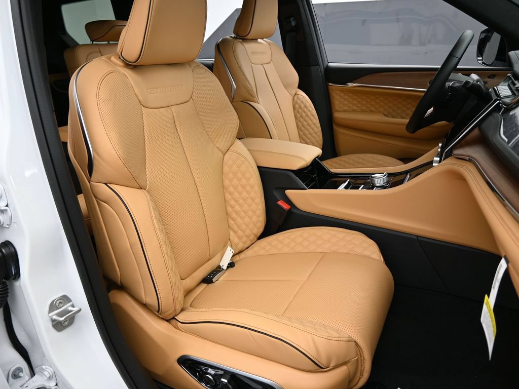 New 2025 Jeep Grand Cherokee L Summit AWD/4WD image 42