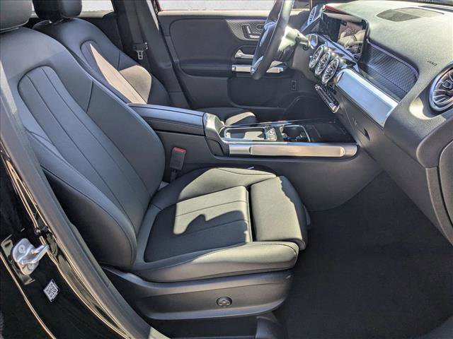 Used 2025 Mercedes-Benz GLB 250 image 21