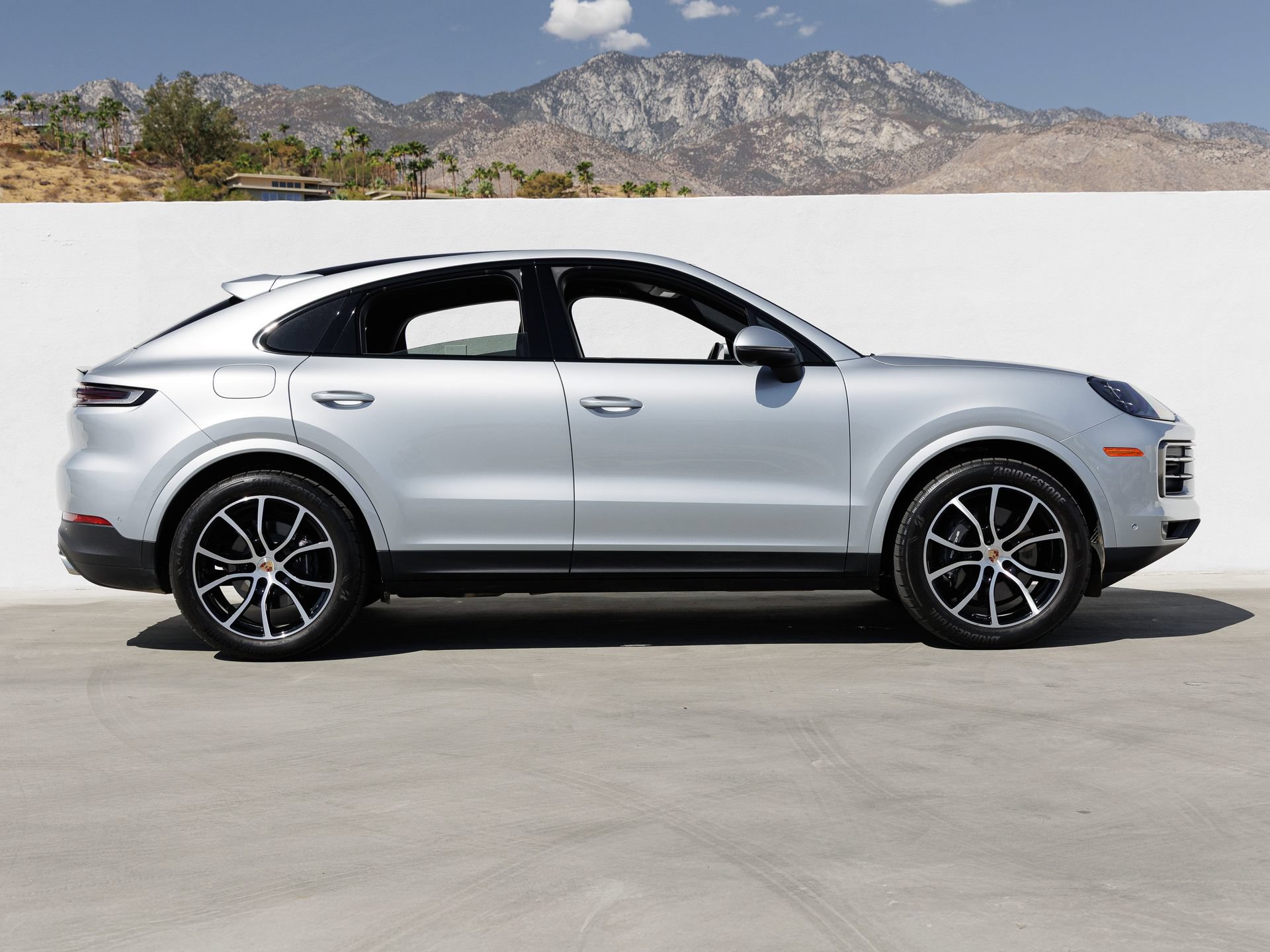 Certified 2025 Porsche Cayenne Coupe AWD/4WD image 8