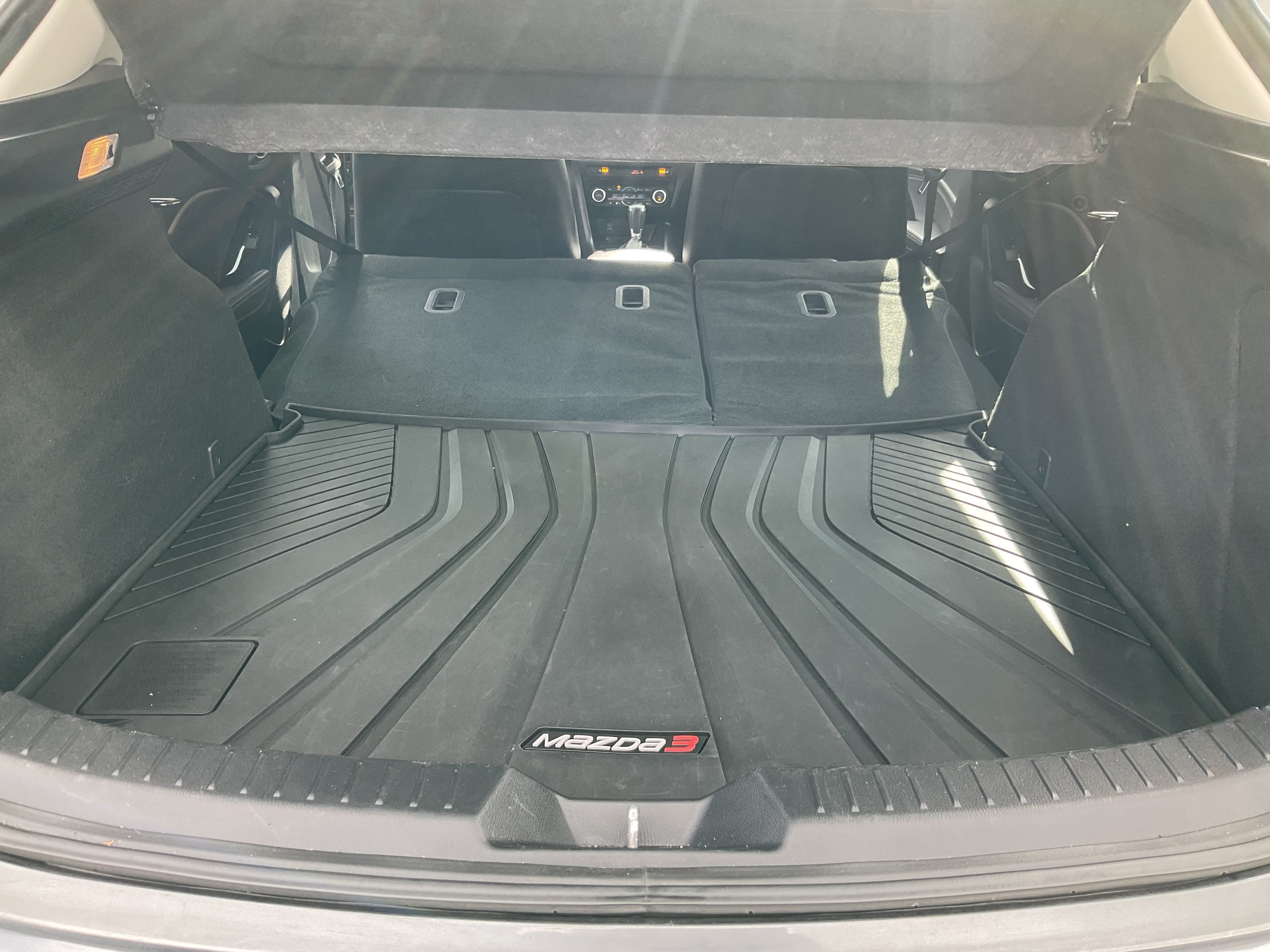 Used 2018 MAZDA MAZDA3 Touring FWD image 42