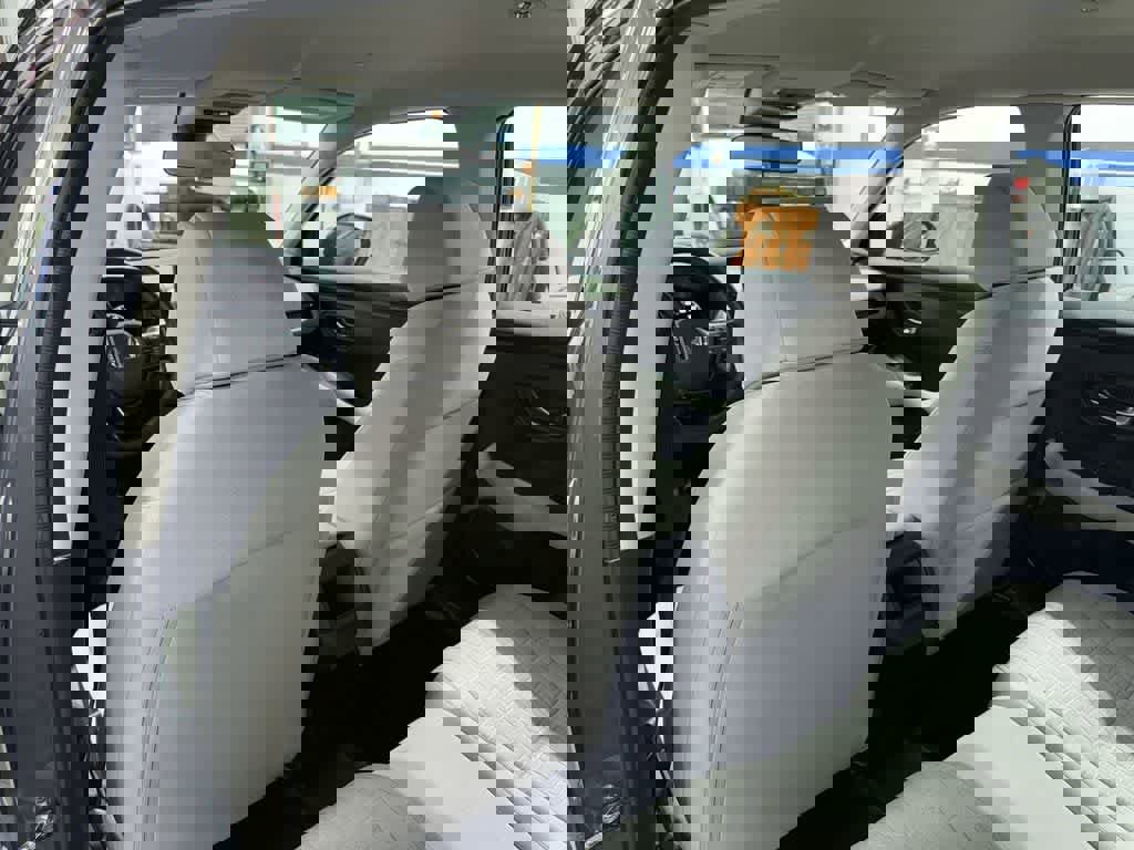 Used 2023 Honda HR-V LX image 26