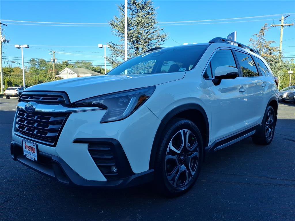 Used 2023 Subaru Ascent Limited image 3
