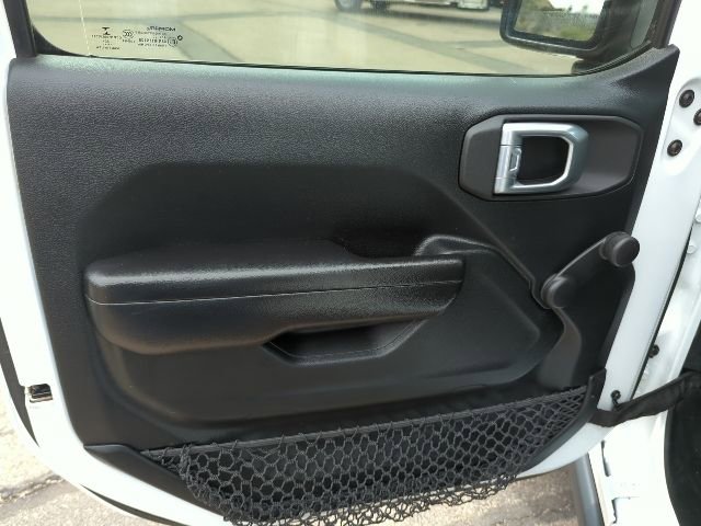 Used 2021 Jeep Gladiator Sport AWD/4WD image 17