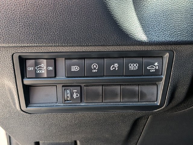 Used 2023 Toyota Tundra SR5 w/ SR5 Convenience Package RWD image 18