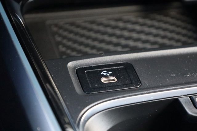 Used 2024 Mercedes-Benz GLB 250 4MATIC image 27