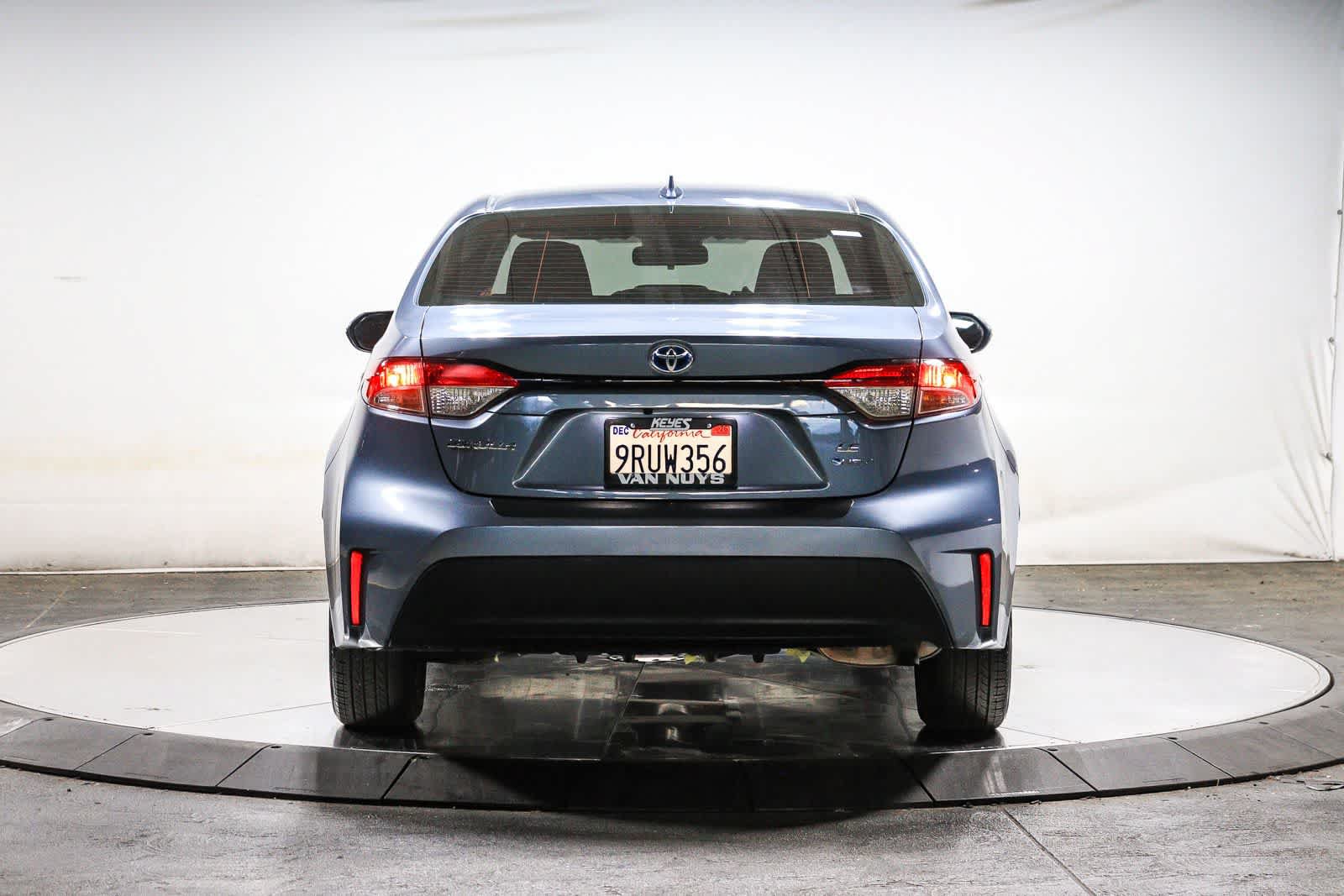 Certified 2025 Toyota Corolla LE FWD image 4