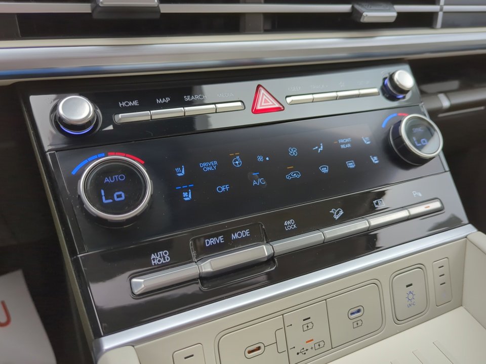 Certified 2025 Hyundai Santa Fe Calligraphy image 38