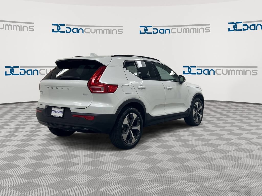 Used 2023 Volvo XC40 B4 Ultimate FWD image 8