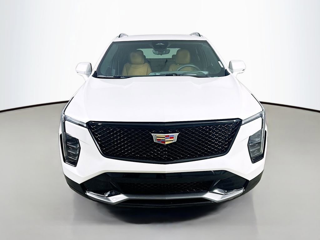 Used 2025 Cadillac XT4 Sport image 2