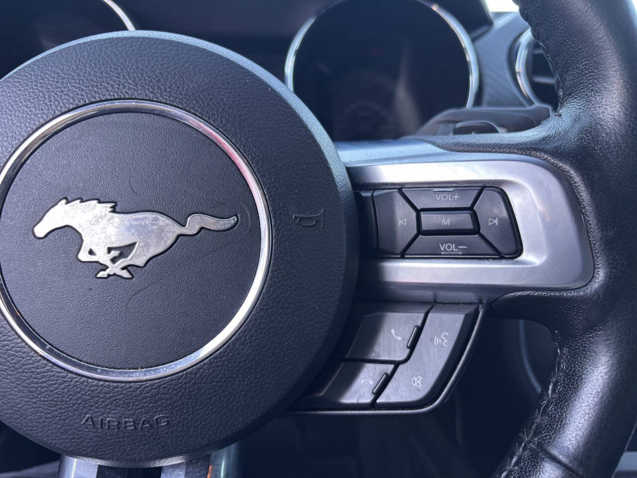 Used 2017 Ford Mustang Coupe RWD image 15