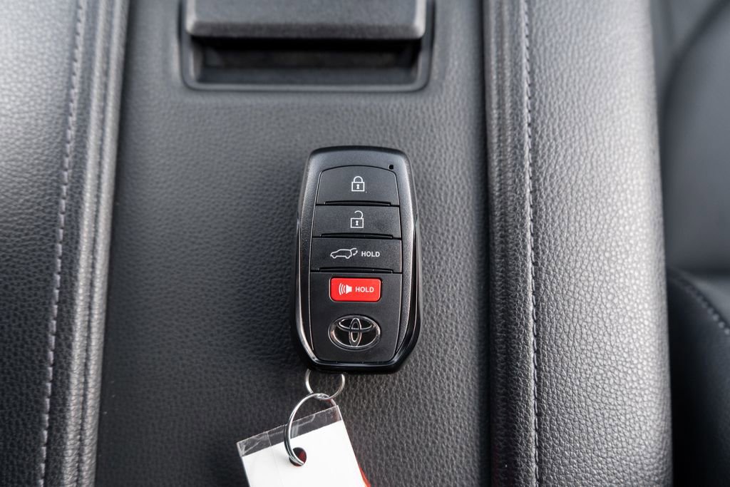 New 2026 Toyota Grand Highlander Platinum image 33